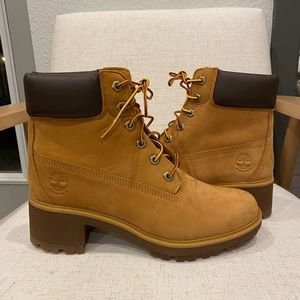 Timberland heeled boots. NEW WITHOUT TAGS.